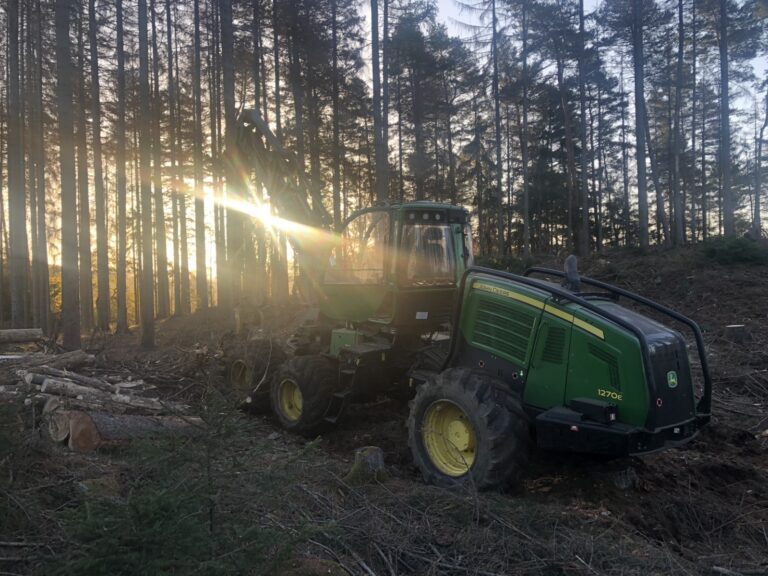 Harvestor John Deere 1270 E r. v. 2014 4